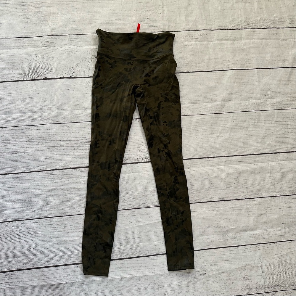 Spanx green camo small leggings